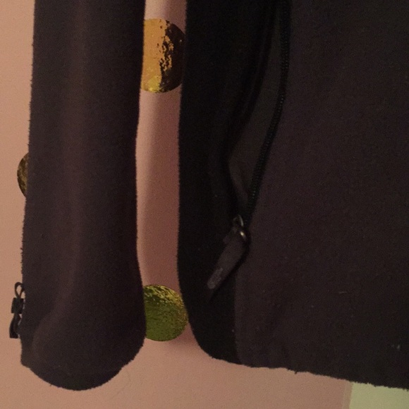 Grey and black North Face fleece - Picture 4 of 5